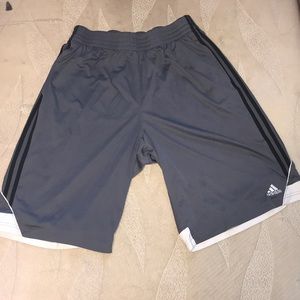 (SHORTS) Adidas climate Shorts -Grey